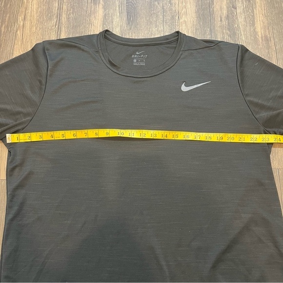 Nike Legend 2.0 Men's Dri Fit Training Black Short Sleeves T-shirt Size XL - Picture 7 of 8